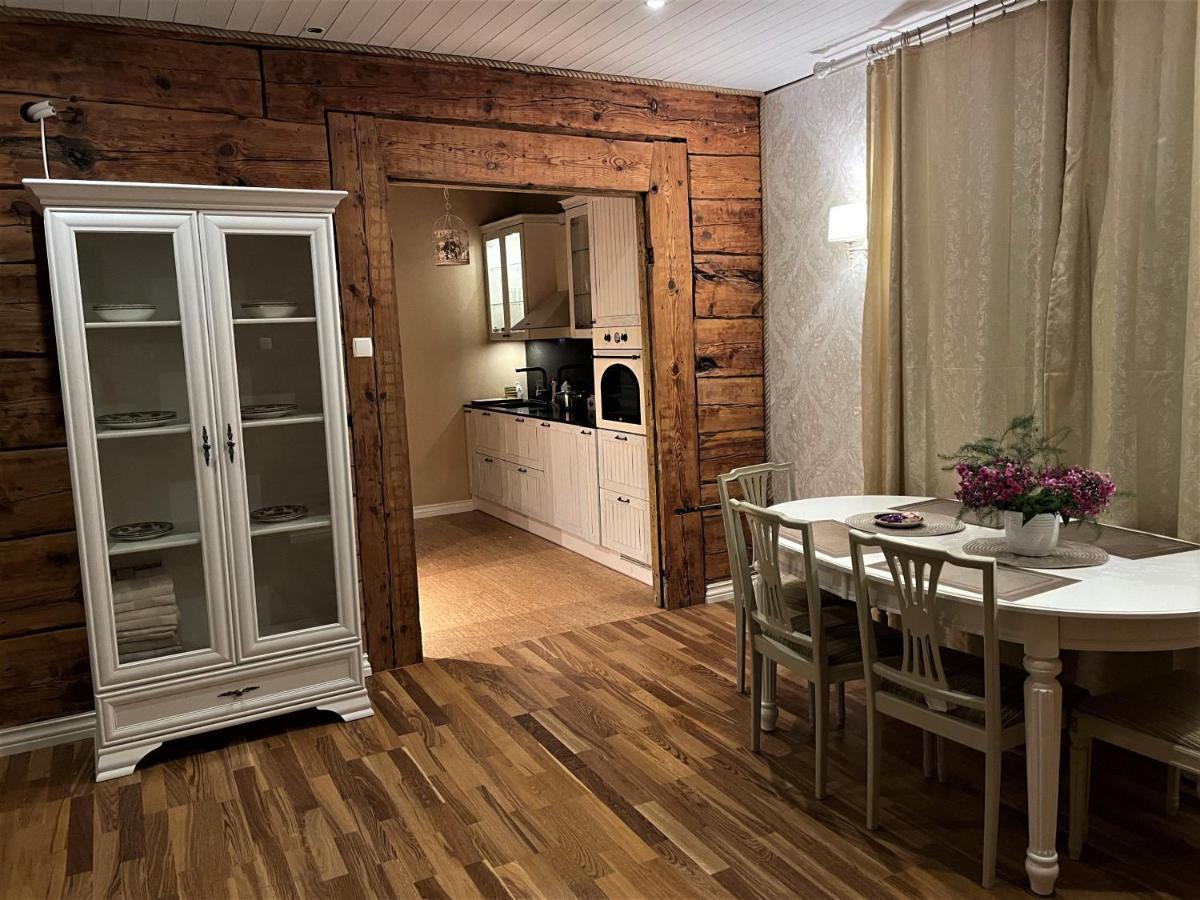 Rüütli 1 - Sea View In Old Town Apartment